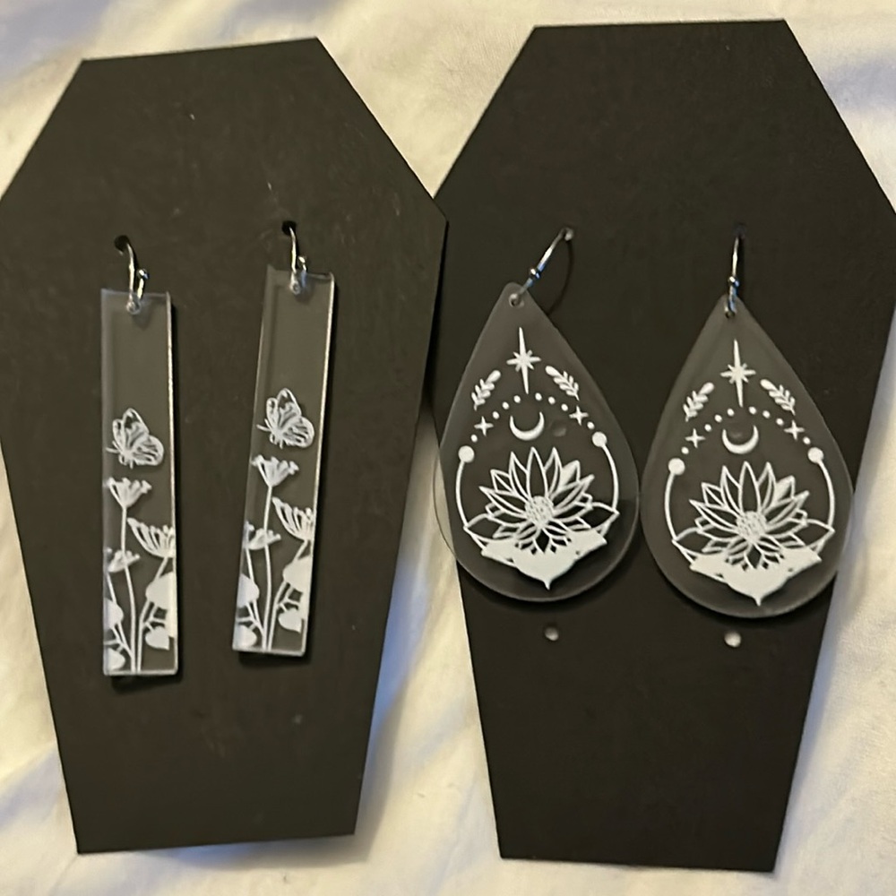 Clear acrylic earrings - Picture 1 of 7